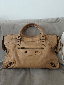 Balenciaga city laukku