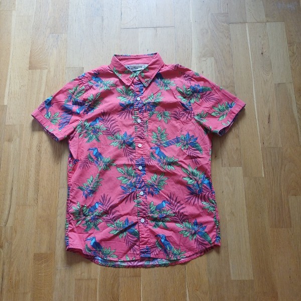 Hollister floral short sleeve shirt