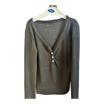 Black ribbed long-sleeved top