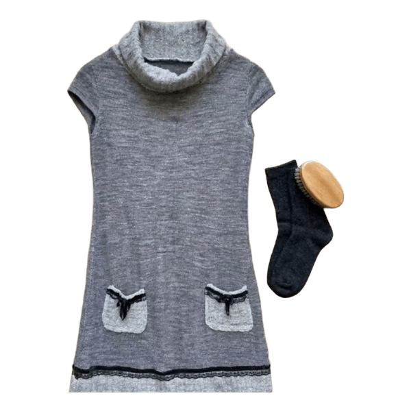 Omai's cute gray sweater dress with pockets (S).