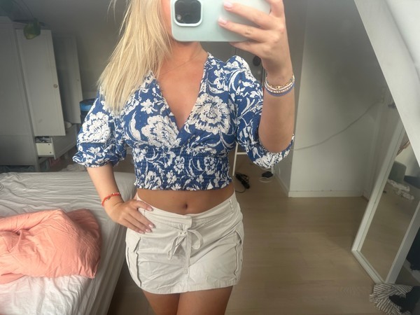 Blå blomstret crop top ZARA