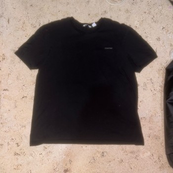 Black Calvin Klein t-shirt
