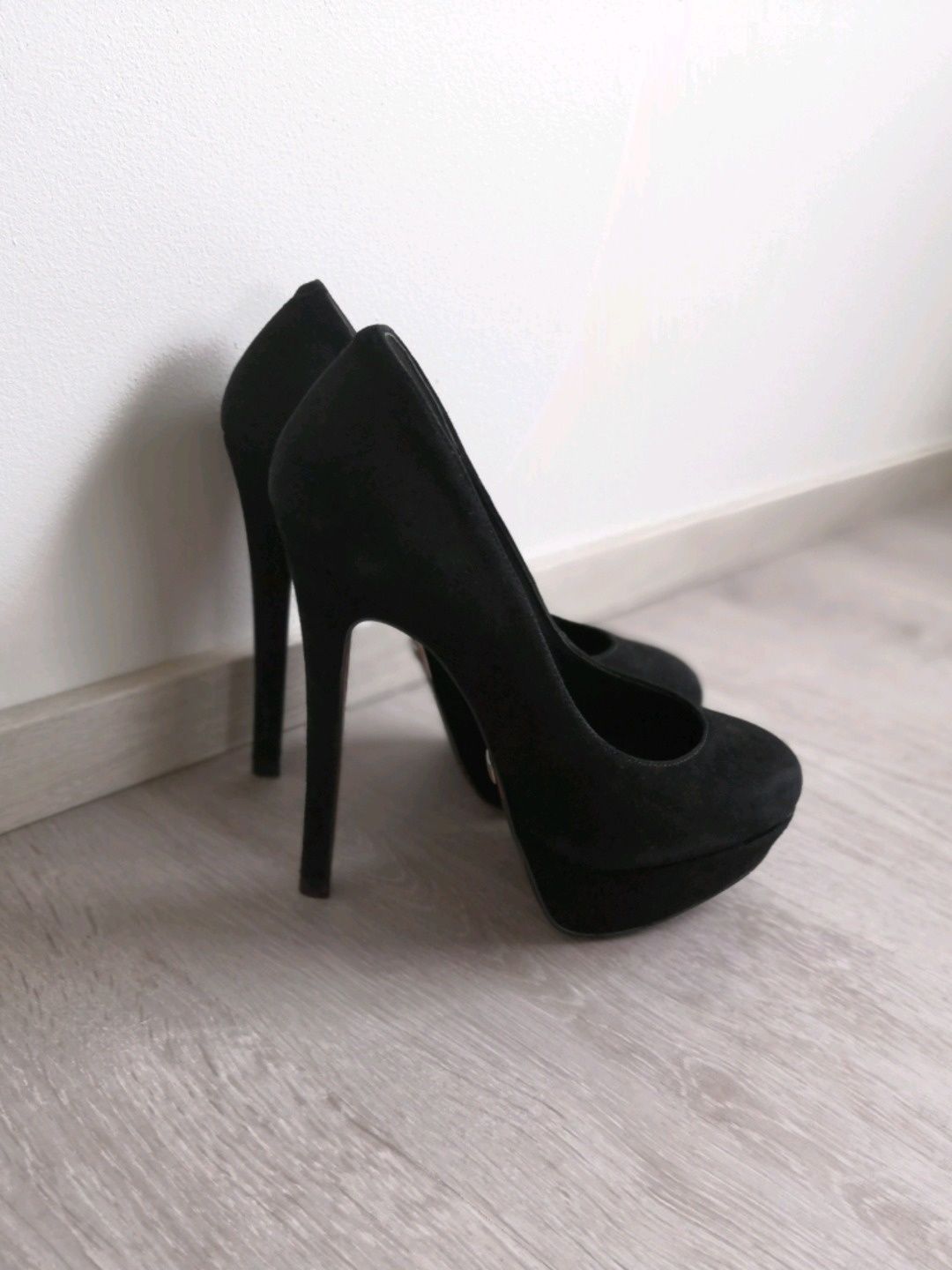 Buffalo heels