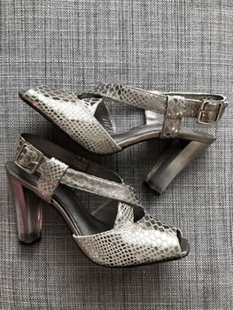 Dumond heels