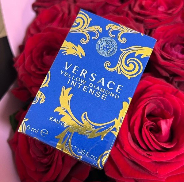 Versace Yellow Diamond Intense