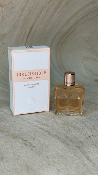 Givenchy Irresistible perfume