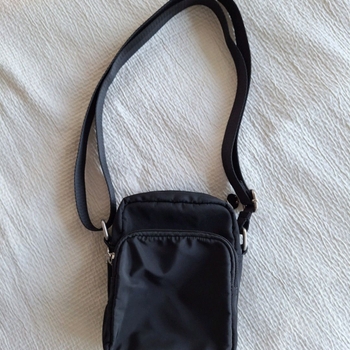 OIS shoulder bag