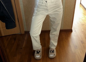 White straight jeans