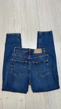 Zara blue jeans