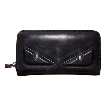 Musta Fendi lompakko