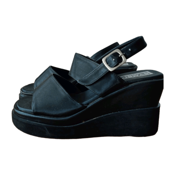 Symbol design heels