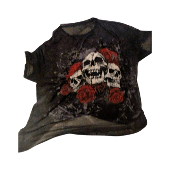 Mustat t-paita kolmella pääkallolla