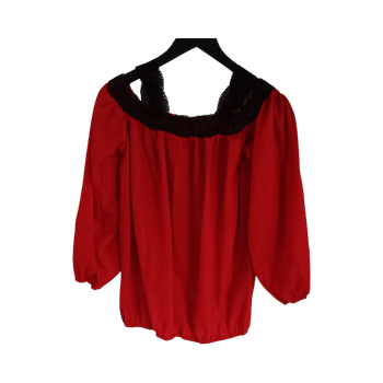 Punainen off-shoulder paita