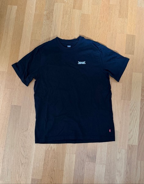 Levi’s t-paita
