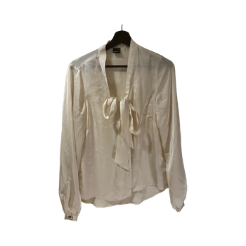 Sileä pitkähihainen pusero