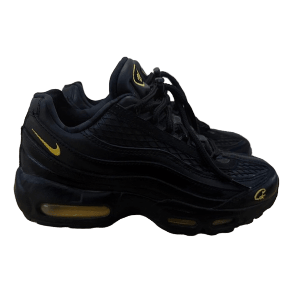 Sort nike sneakers