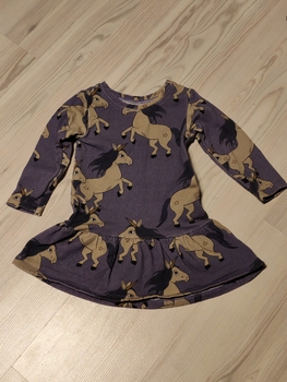 Unicorn-kuvioinen mekko