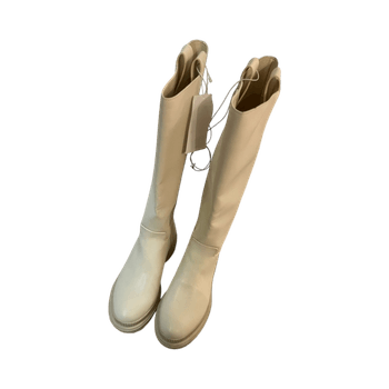 Pitkävartiset saappaat