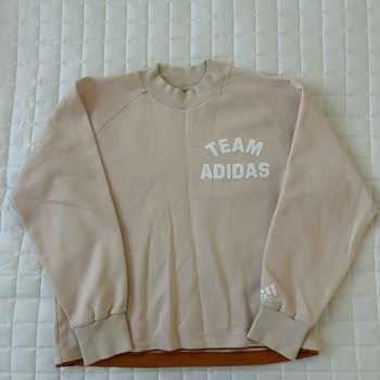 Beige adidas collegepaita 