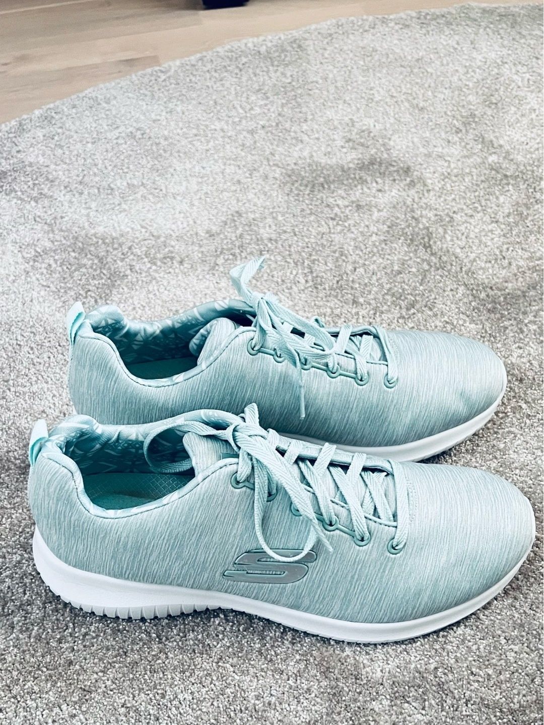 Skechers sports shoes