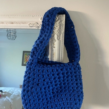 Self-knitted bag