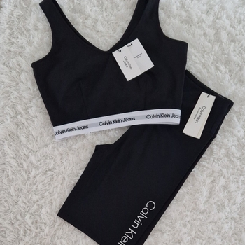 Calvin Klein urheilusetti, M