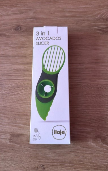 3 in 1 avocado slicer