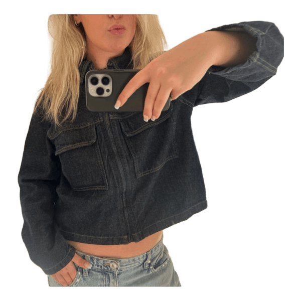 blå denim jakke