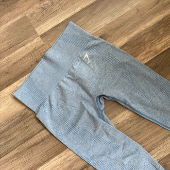 Gymshark vaaleansin. treenileggingsit