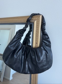 Black ruched shoulder bag