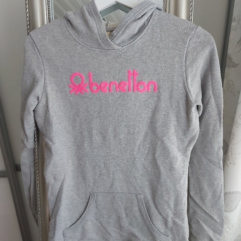 Benettonin lasten huppari