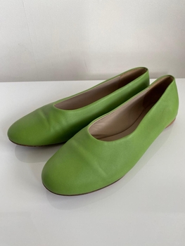 Green ballerinas
