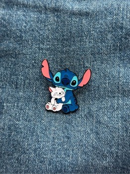 Stitch with cat pin