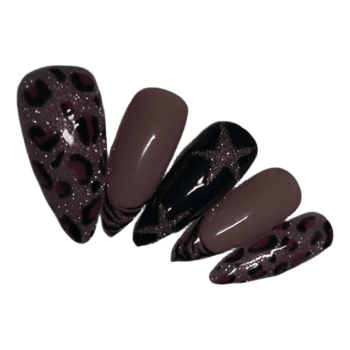 Star pattern press-on nails