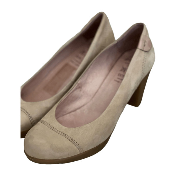 Wonders heels