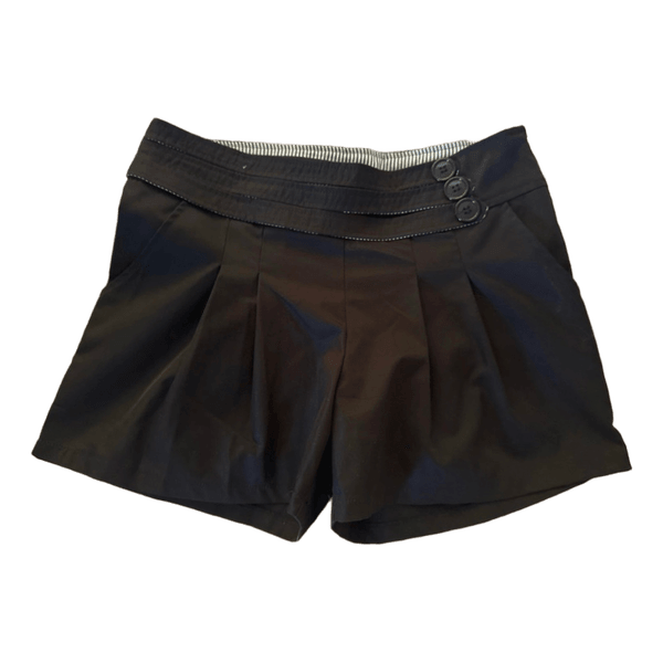 Black pleated shorts