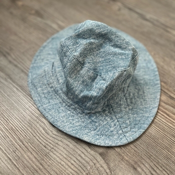 Vaaleansininen puuvillainen bucket-hattu