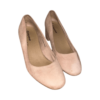 Pink heels