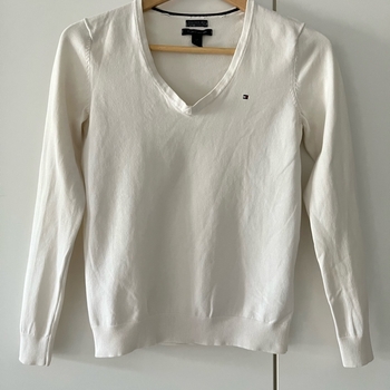 V-neck jumper