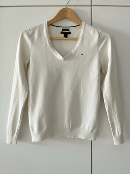 V-neck jumper