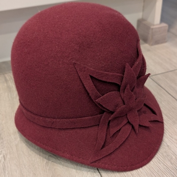 Viininpunainen vintage hattu