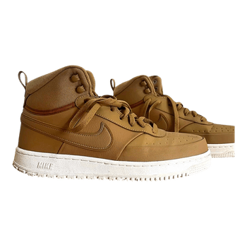 Ruskeat Nike korkeavartiset kengät