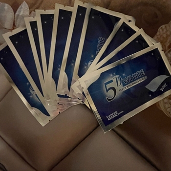 Teeth whitening beauty product