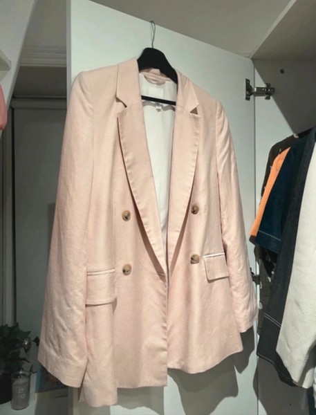 Lyserød dobbeltradet blazer
