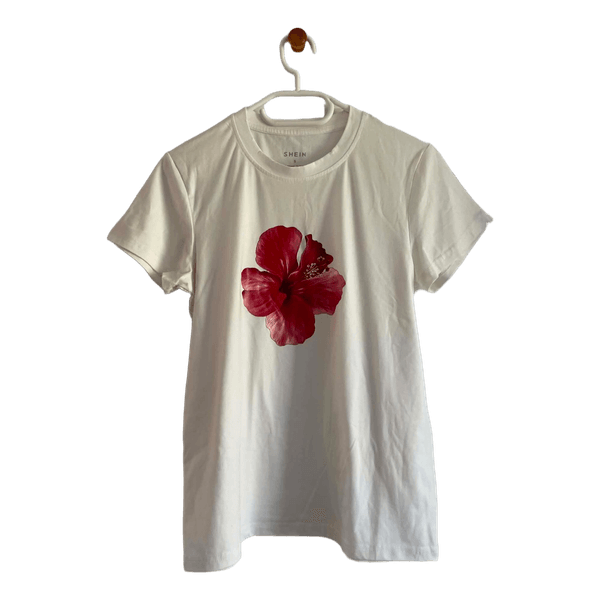White t-shirt with flower