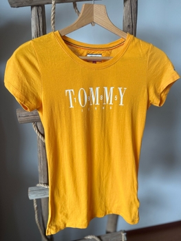 Keltainen t-paita tommy jeans