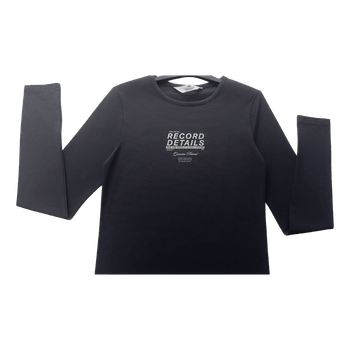 Musta pitkähihainen paita