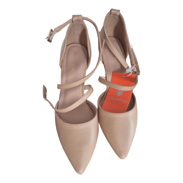 Beige pointed heels