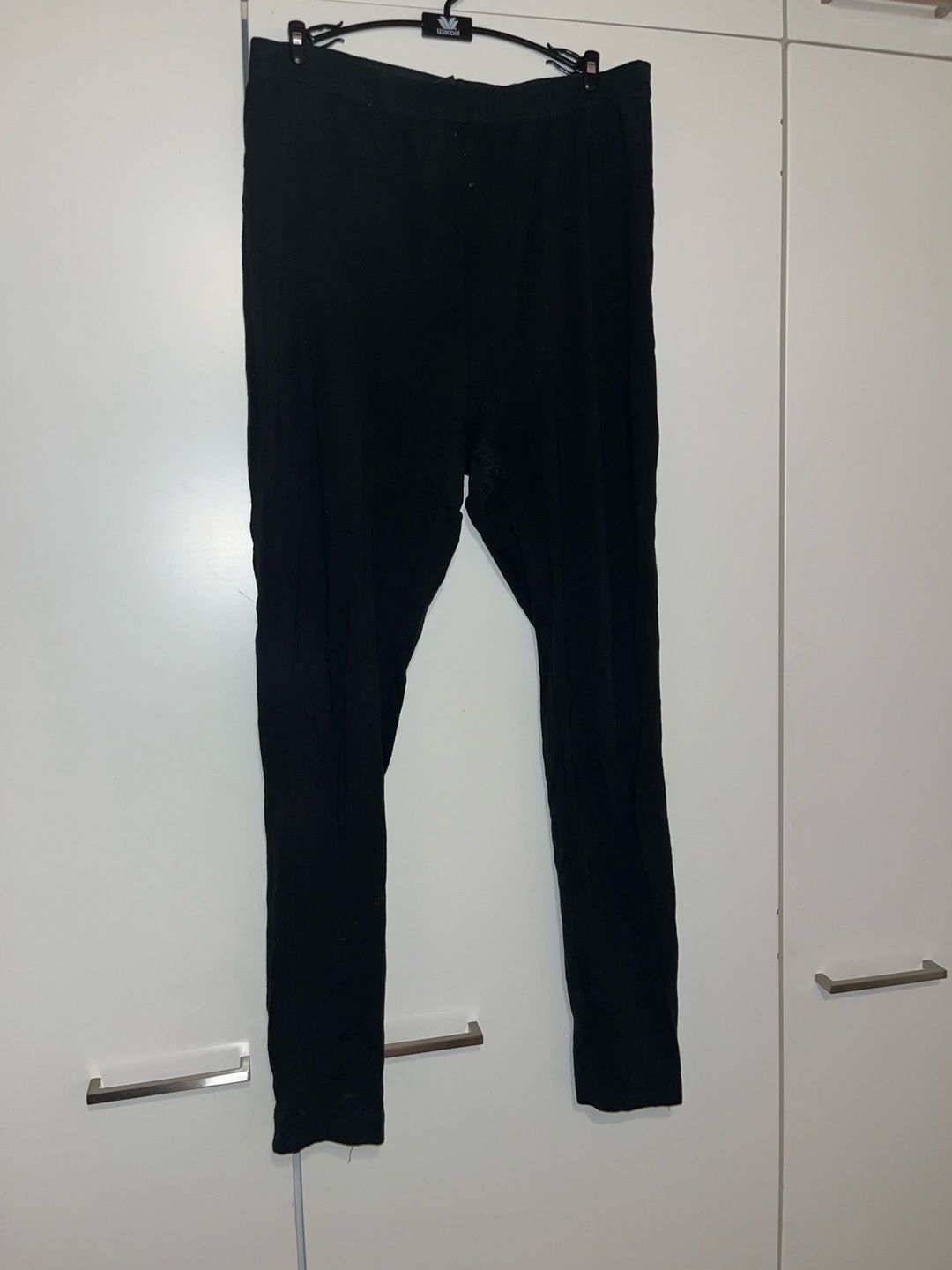 Äitiys leggingsit
