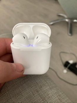 AirPod 2